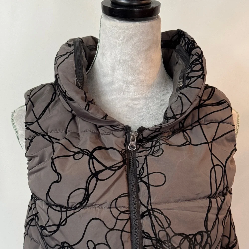 Calvin Klein velour scribble Gray and Black Patterned Puffer Vest EUC M - Picture 9 of 14